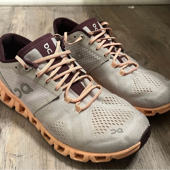 On clouds - Picture 2 of 5